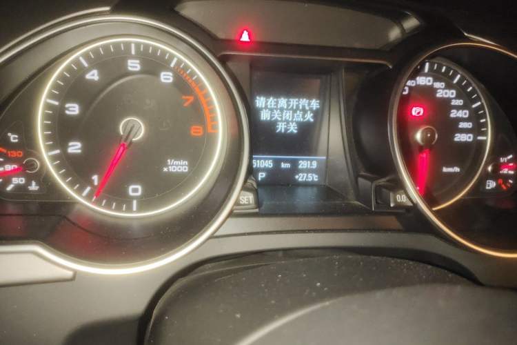 Used Audi A5 2013 Sportback 40 TFSI Odometer Close Up