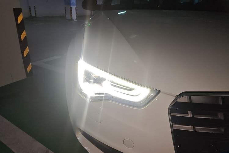 Used Audi A5 2013 Cabriolet 40 TFSI Right Front Headlight