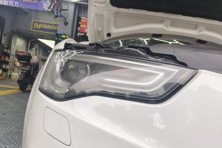 Used Audi A5 2013 Cabriolet 40 TFSI quattro Right Front Headlight
