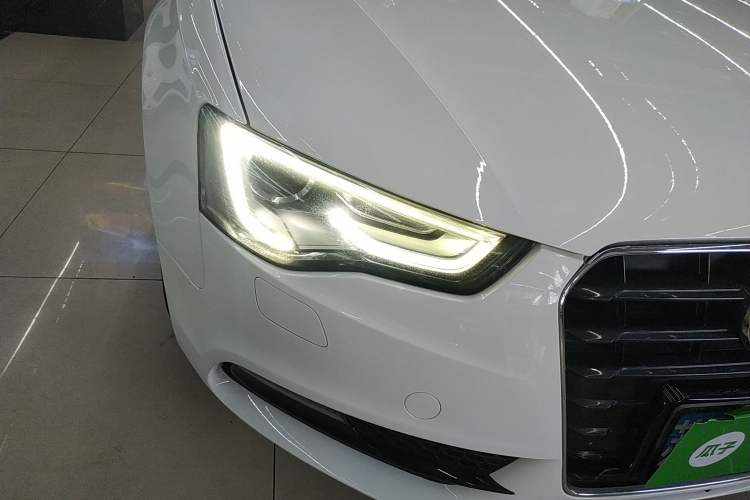 Used Audi A5 2013 Coupe 40 TFSI Right Front Headlight