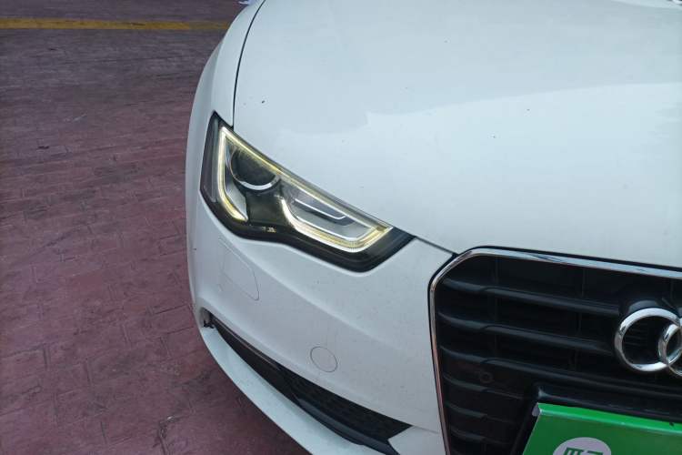 Used Audi A5 2013 Cabriolet 40 TFSI Right Front Headlight