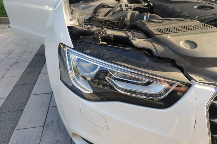 Used Audi A5 2013 Sportback 40 TFSI Right Front Headlight