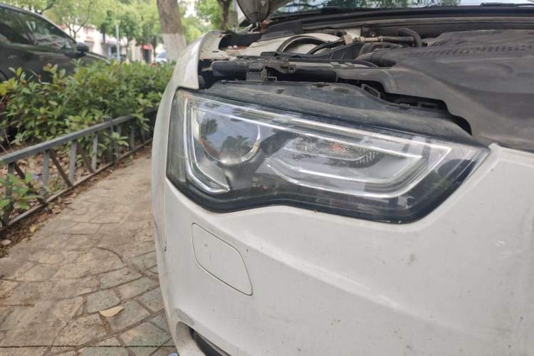 Used Audi A5 2013 Sportback 40 TFSI Right Front Headlight