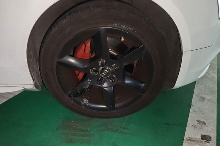Used Audi A5 2013 Cabriolet 40 TFSI Right Front Wheel Hub