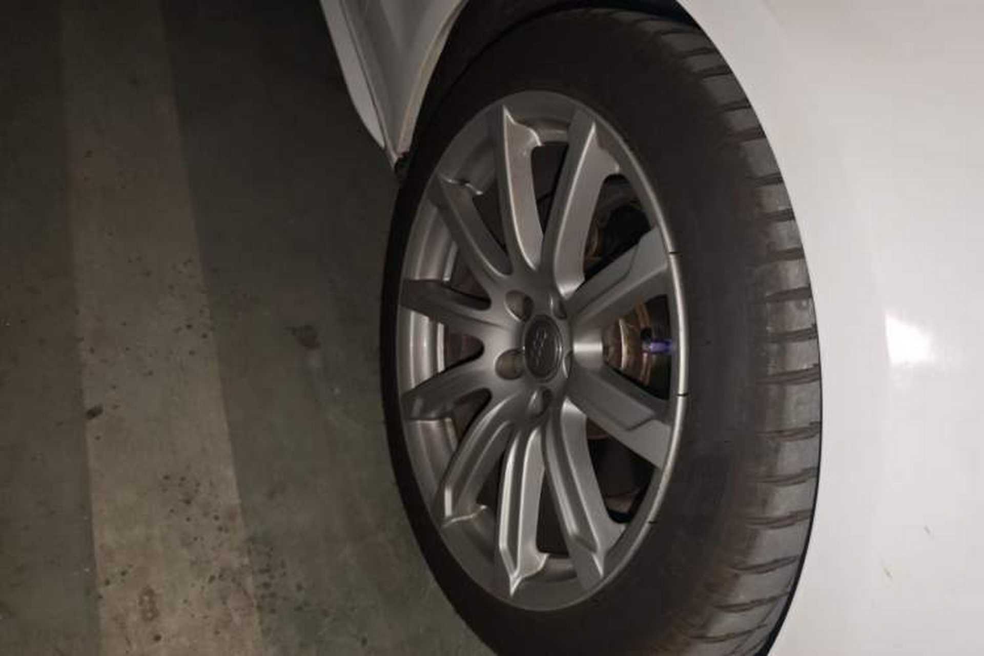 Used Audi A5 2013 Sportback 40 TFSI Fashion Edition Right Front Wheel Hub