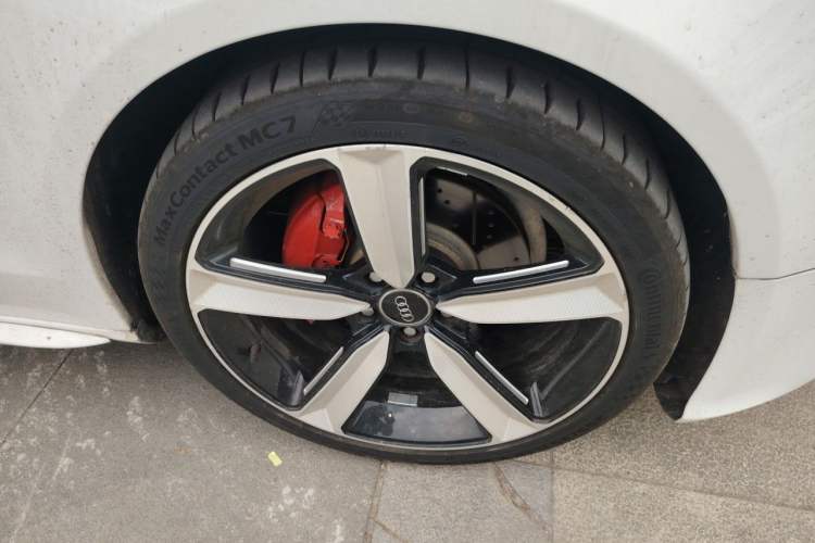 Used Audi A5 2013 Sportback 40 TFSI Right Front Wheel Hub
