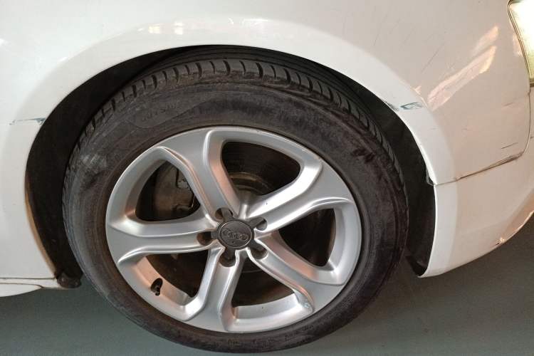 Used Audi A5 2013 Sportback 40 TFSI Right Front Wheel Hub