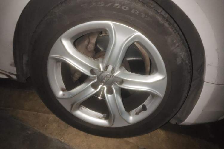 Used Audi A5 2013 Sportback 40 TFSI Right Front Wheel Hub