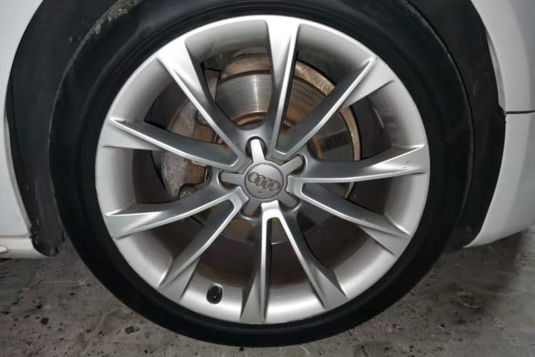 Used Audi A5 2013 Sportback 40 TFSI Right Front Wheel Hub