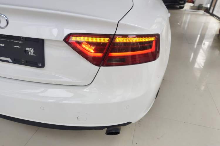 Used Audi A5 2013 Sportback 40 TFSI Right Rear Taillight