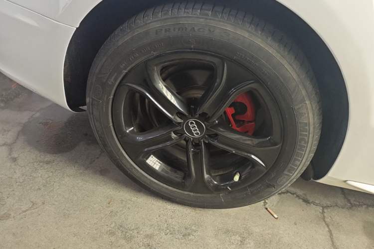 Used Audi A5 2013 Sportback 40 TFSI Right Rear Wheel Hub