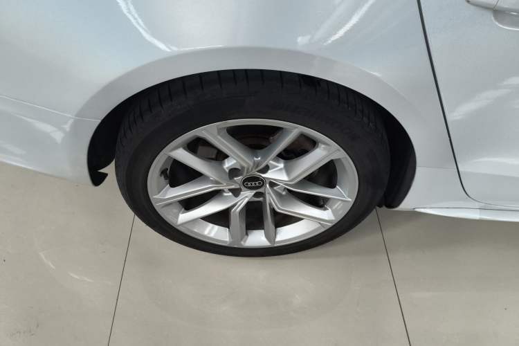 Used Audi A5 2013 Sportback 40 TFSI Right Rear Wheel Hub
