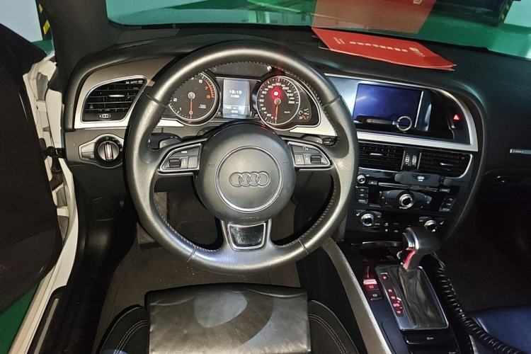 Used Audi A5 2013 Cabriolet 40 TFSI Steering Wheel