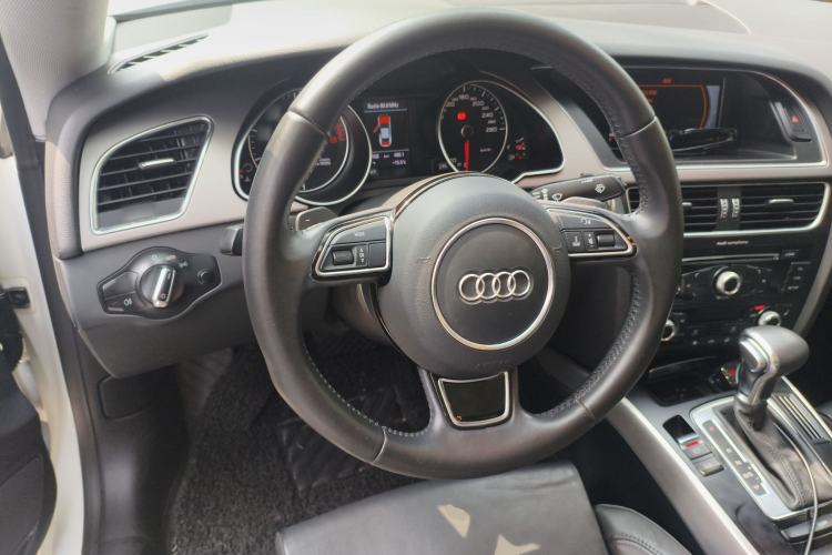 Used Audi A5 2013 Coupe 40 TFSI quattro Steering Wheel