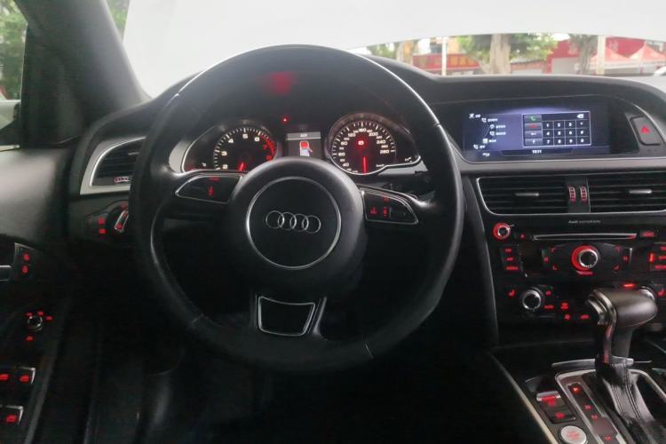 Used Audi A5 2013 Cabriolet 40 TFSI quattro Steering Wheel