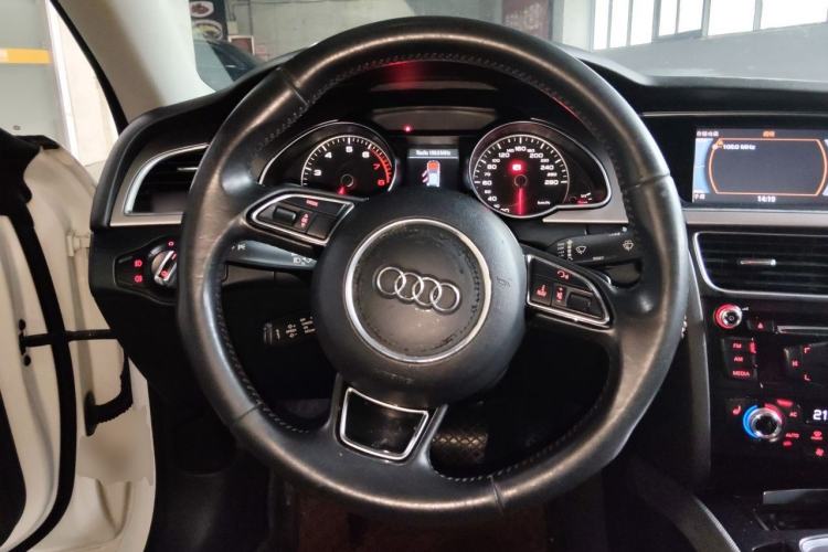 Used Audi A5 2013 Sportback 40 TFSI Steering Wheel