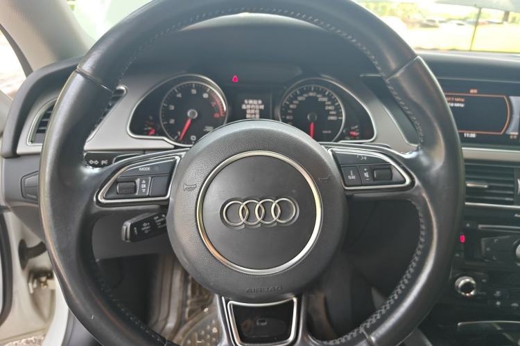 Used Audi A5 2013 Sportback 40 TFSI Fashion Edition Steering Wheel