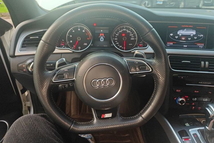 Used Audi A5 2013 Cabriolet 40 TFSI quattro Steering Wheel
