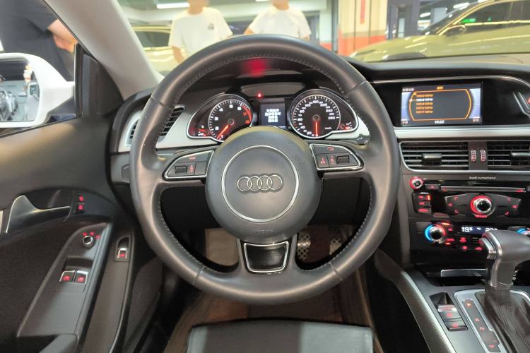 Used Audi A5 2013 Coupe 40 TFSI Steering Wheel