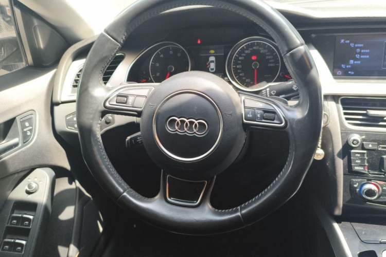 Used Audi A5 2013 Sportback 40 TFSI Steering Wheel