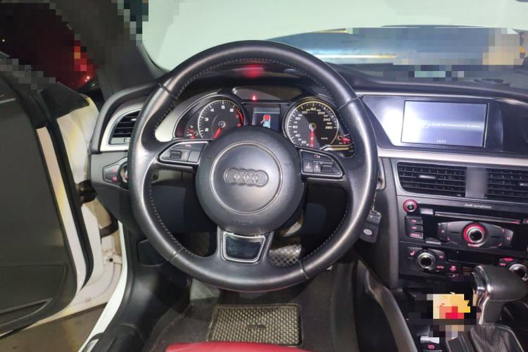 Used Audi A5 2013 Cabriolet 40 TFSI Steering Wheel