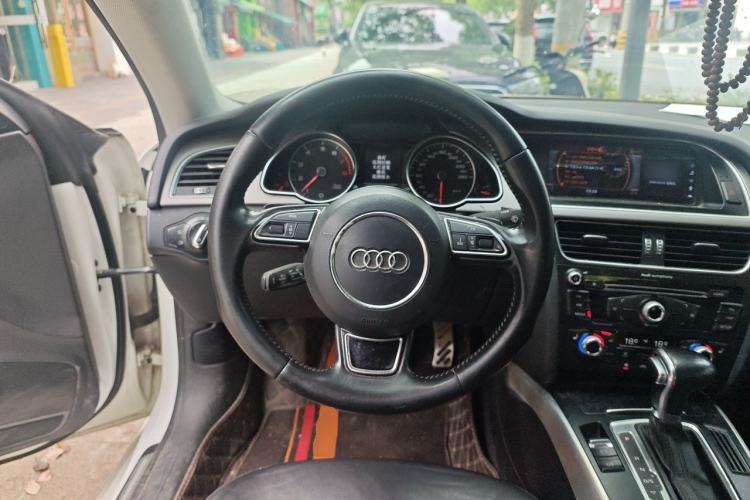 Used Audi A5 2013 Sportback 40 TFSI Steering Wheel