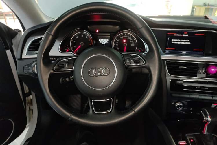 Used Audi A5 2013 Sportback 40 TFSI quattro Steering Wheel