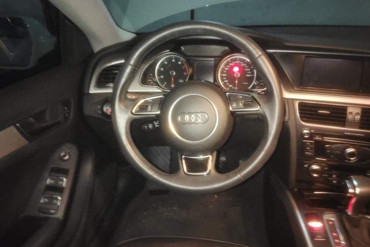 Used Audi A5 2013 Sportback 40 TFSI Steering Wheel