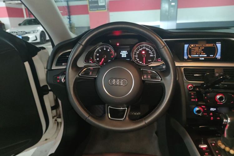 Used Audi A5 2013 Coupe 40 TFSI Steering Wheel