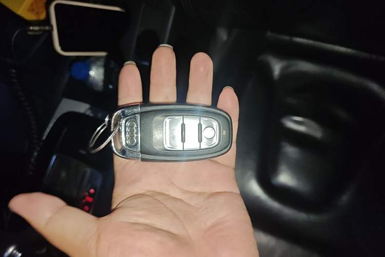 Used Audi A5 2013 Cabriolet 40 TFSI Vehicle Key