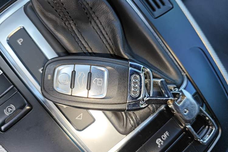 Used Audi A5 2013 Cabriolet 40 TFSI Vehicle Key