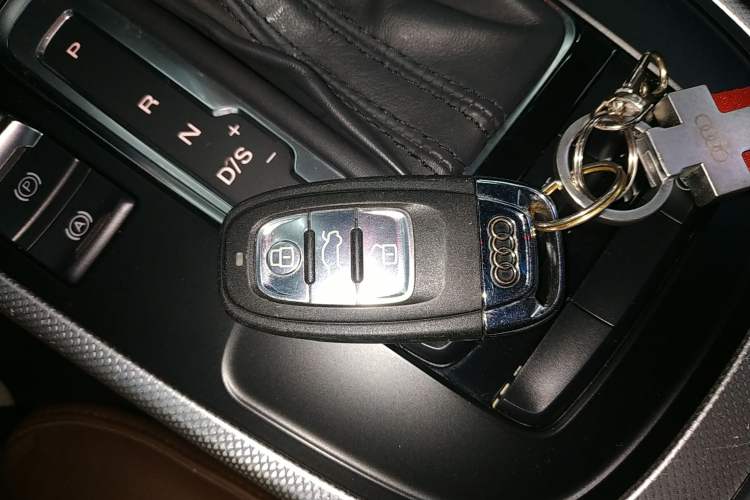 Used Audi A5 2013 Coupe 40 TFSI Vehicle Key