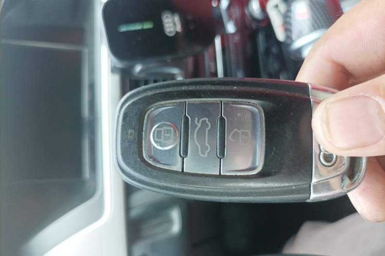Used Audi A5 2013 Cabriolet 40 TFSI Vehicle Key