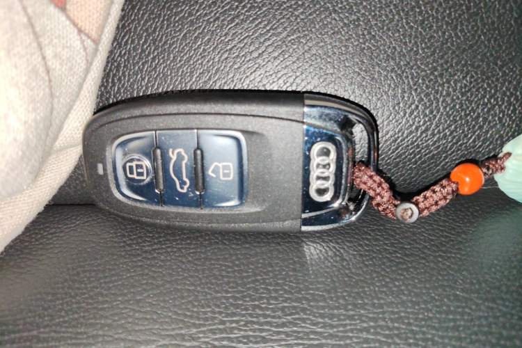 Used Audi A5 2013 Cabriolet 40 TFSI quattro Vehicle Key