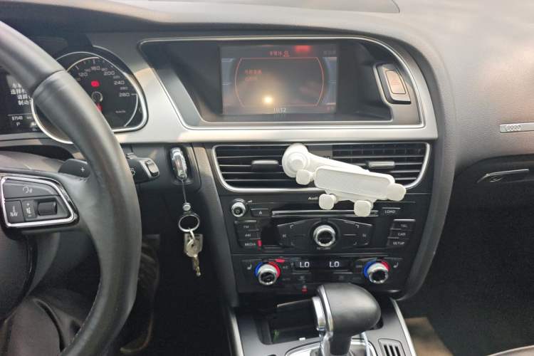 Used Audi A5 2014 Sportback 45 TFSI Audio And AC Panel