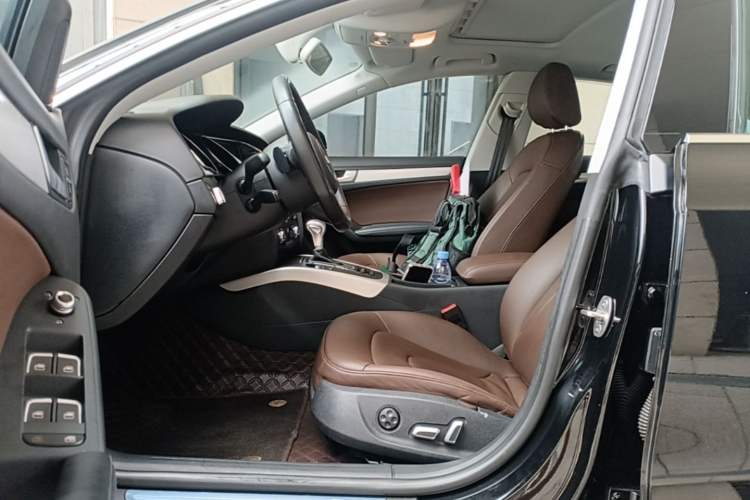 Used Audi A5 2014 Sportback 45 TFSI Driver Seat