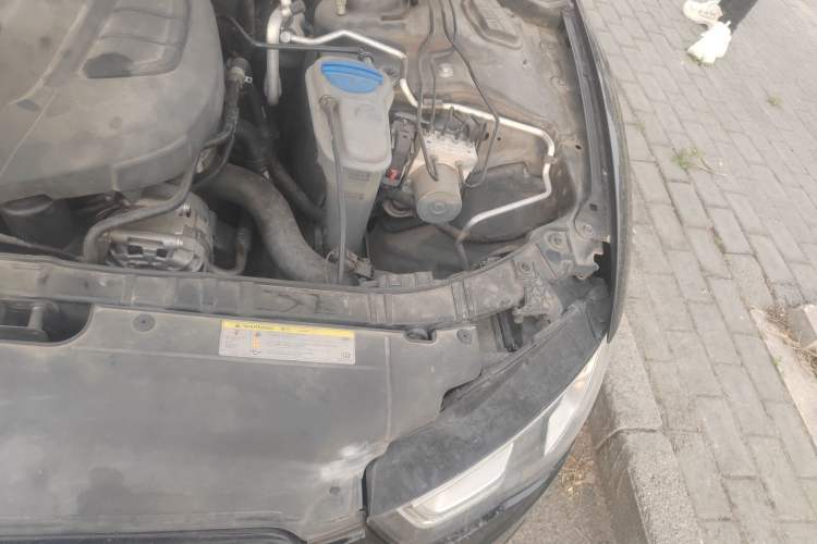 Used Audi A5 2014 Coupe 45 TFSI Engine Bay Left