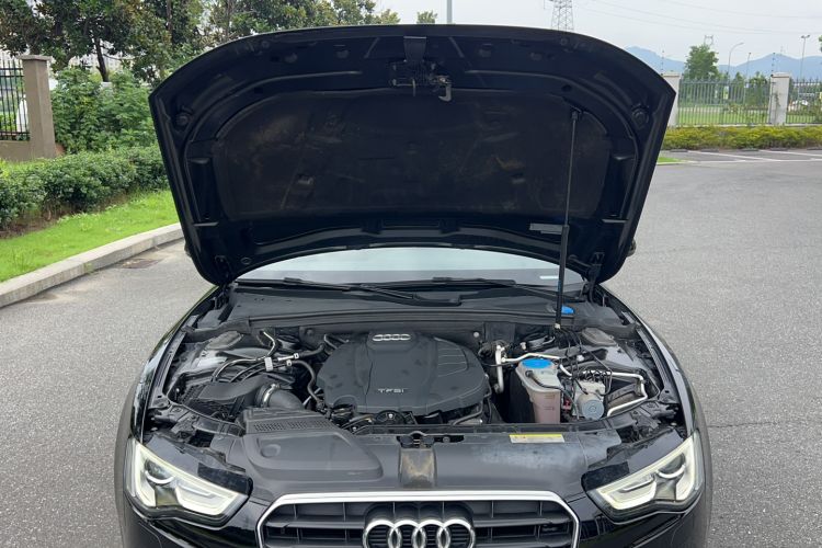 Used Audi A5 2014 Sportback 45 TFSI Engine Bay