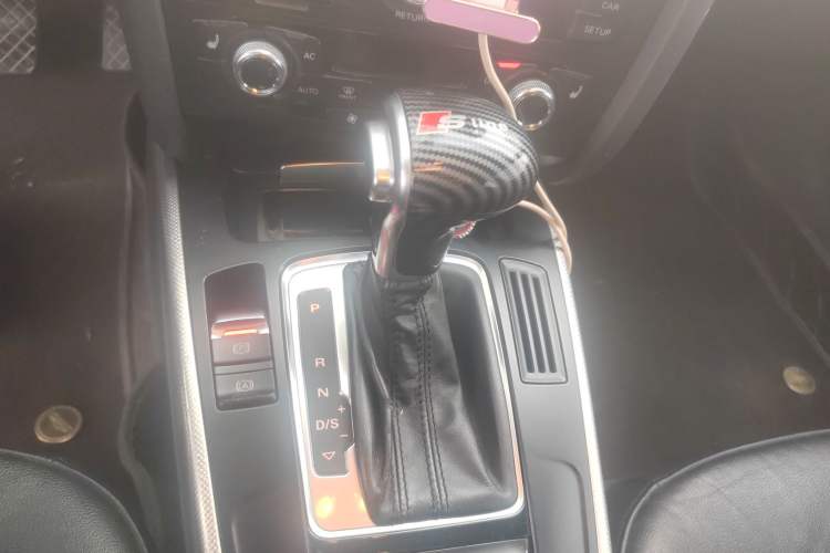 Used Audi A5 2014 Coupe 45 TFSI Gear Lever