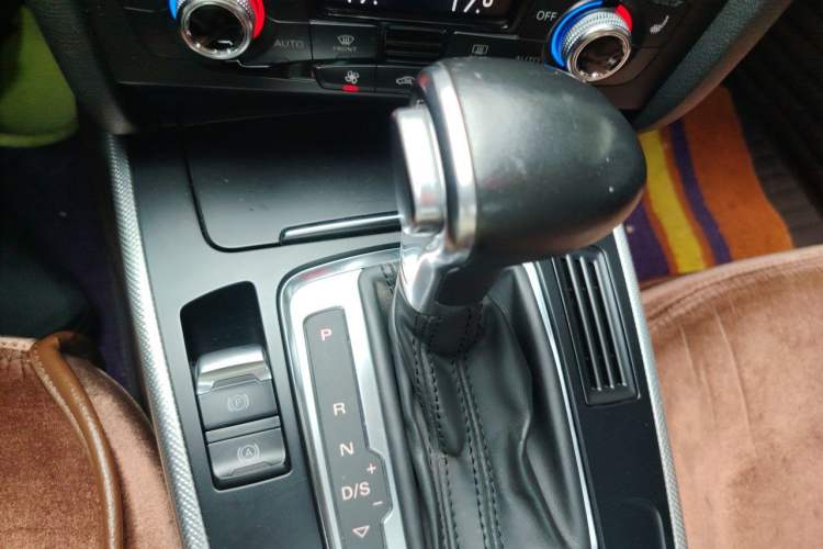 Used Audi A5 2014 Sportback 45 TFSI Gear Lever