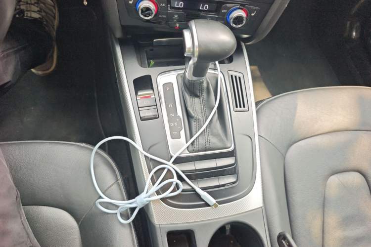 Used Audi A5 2014 Sportback 45 TFSI Gear Lever