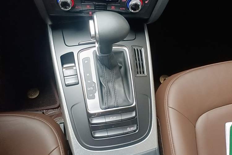 Used Audi A5 2014 Sportback 45 TFSI Gear Lever