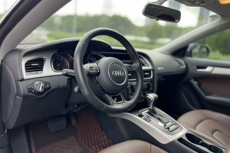 Used Audi A5 2014 Sportback 45 TFSI Interior 3