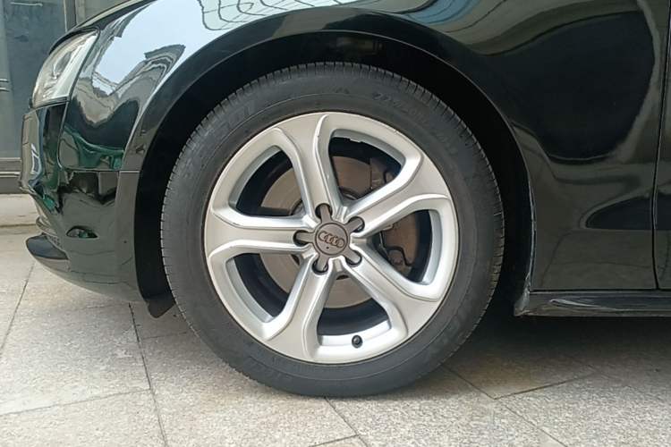 Used Audi A5 2014 Sportback 45 TFSI Left Front Wheel Hub