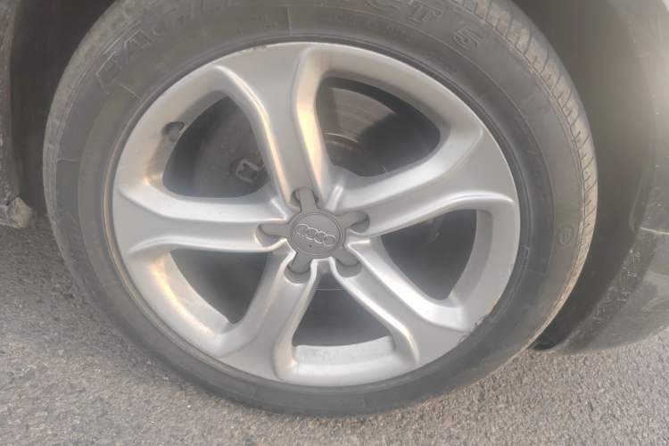 Used Audi A5 2014 Coupe 45 TFSI Right Front Wheel Hub