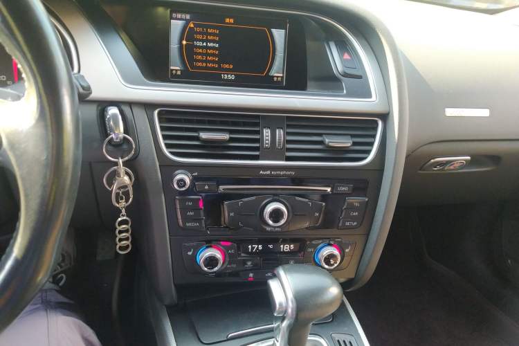 Used Audi A5 2014 Cabriolet 45 TFSI Audio And AC Panel
