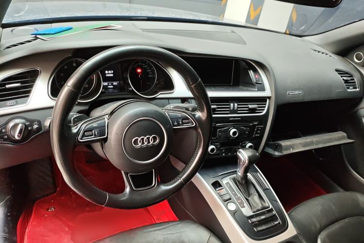 Used Audi A5 2014 Cabriolet 45 TFSI quattro Center Console