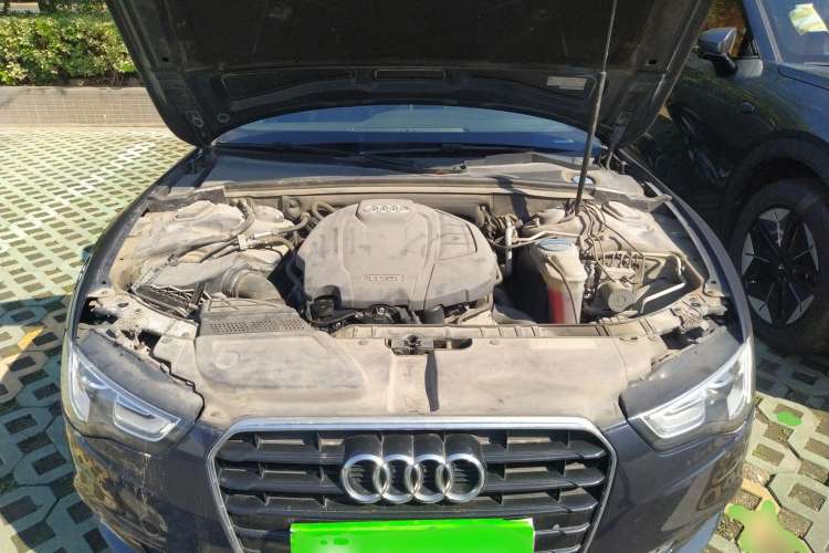 Used Audi A5 2014 Cabriolet 45 TFSI Engine Bay
