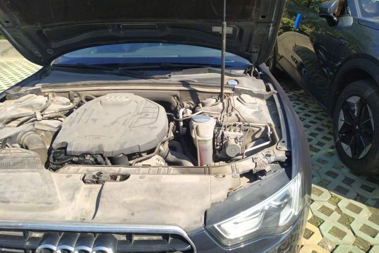Used Audi A5 2014 Cabriolet 45 TFSI Engine Bay Left