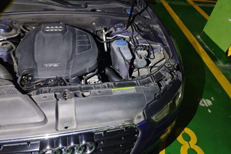 Used Audi A5 2014 Sportback 45 TFSI Engine Bay Left